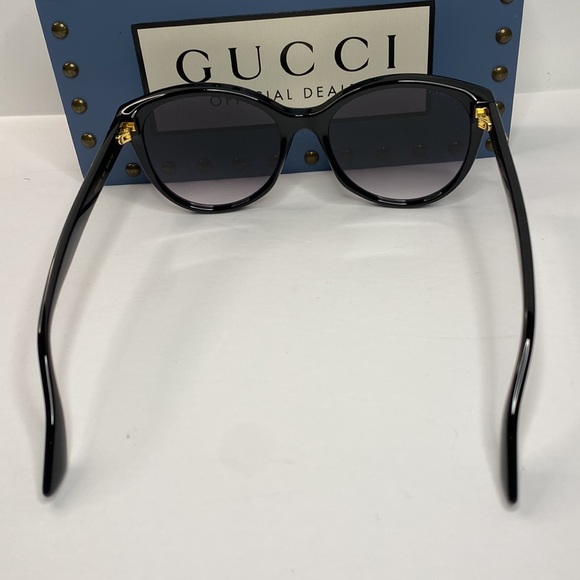 New- GUCCI GG0631S 001 round sunglass comes black frame with grey gradient le…